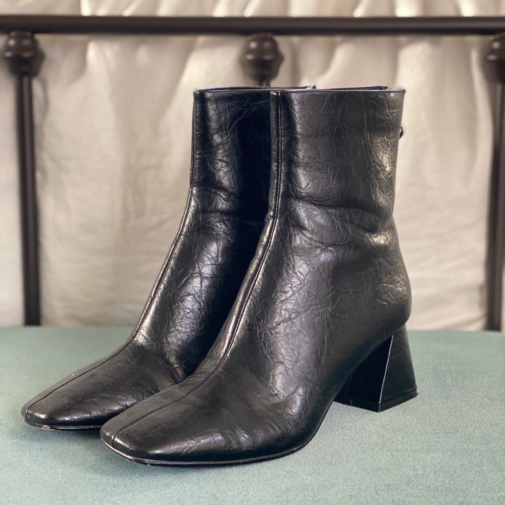 Breeze Square Toe Boots